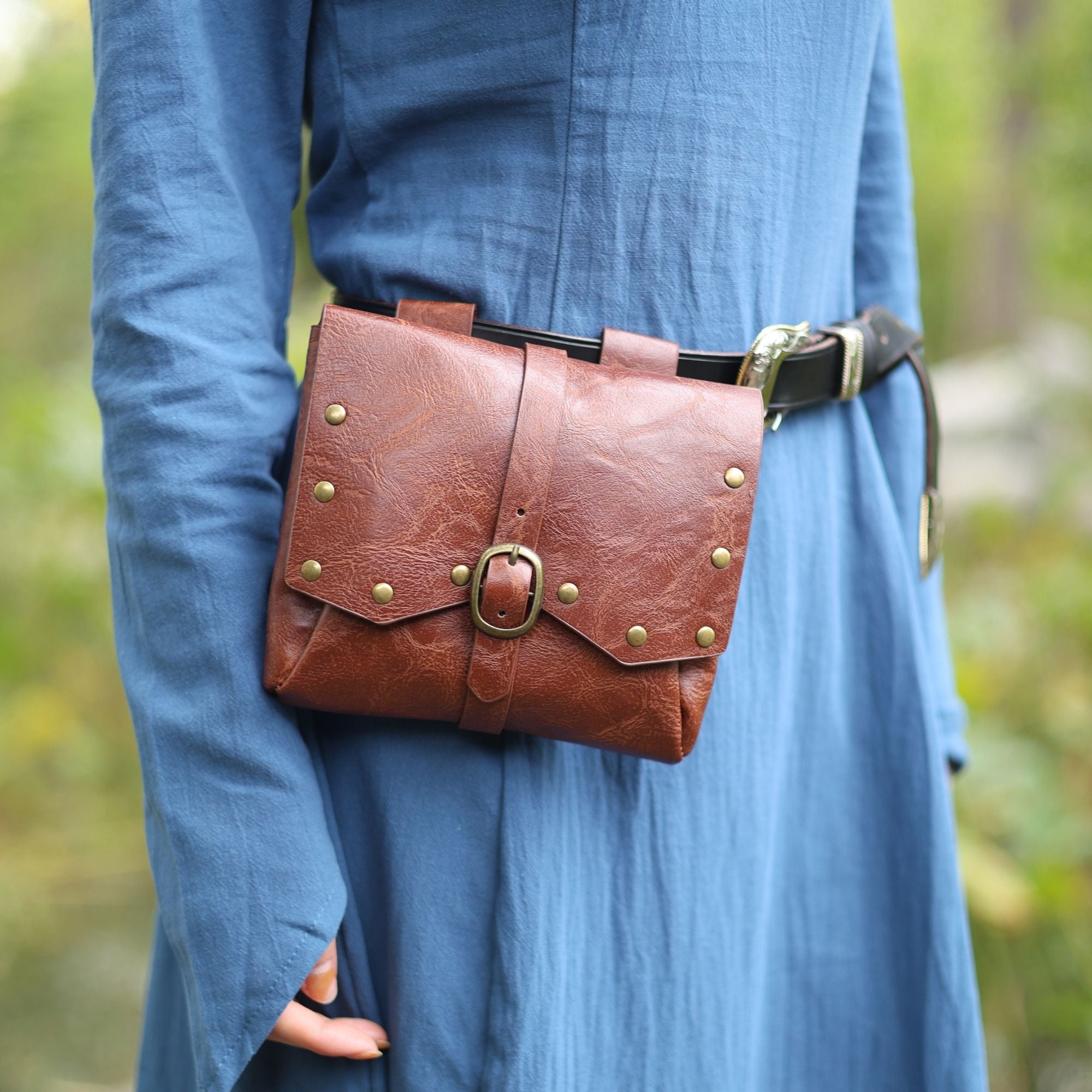Medieval Belt Pouch with Buckle – Brown
