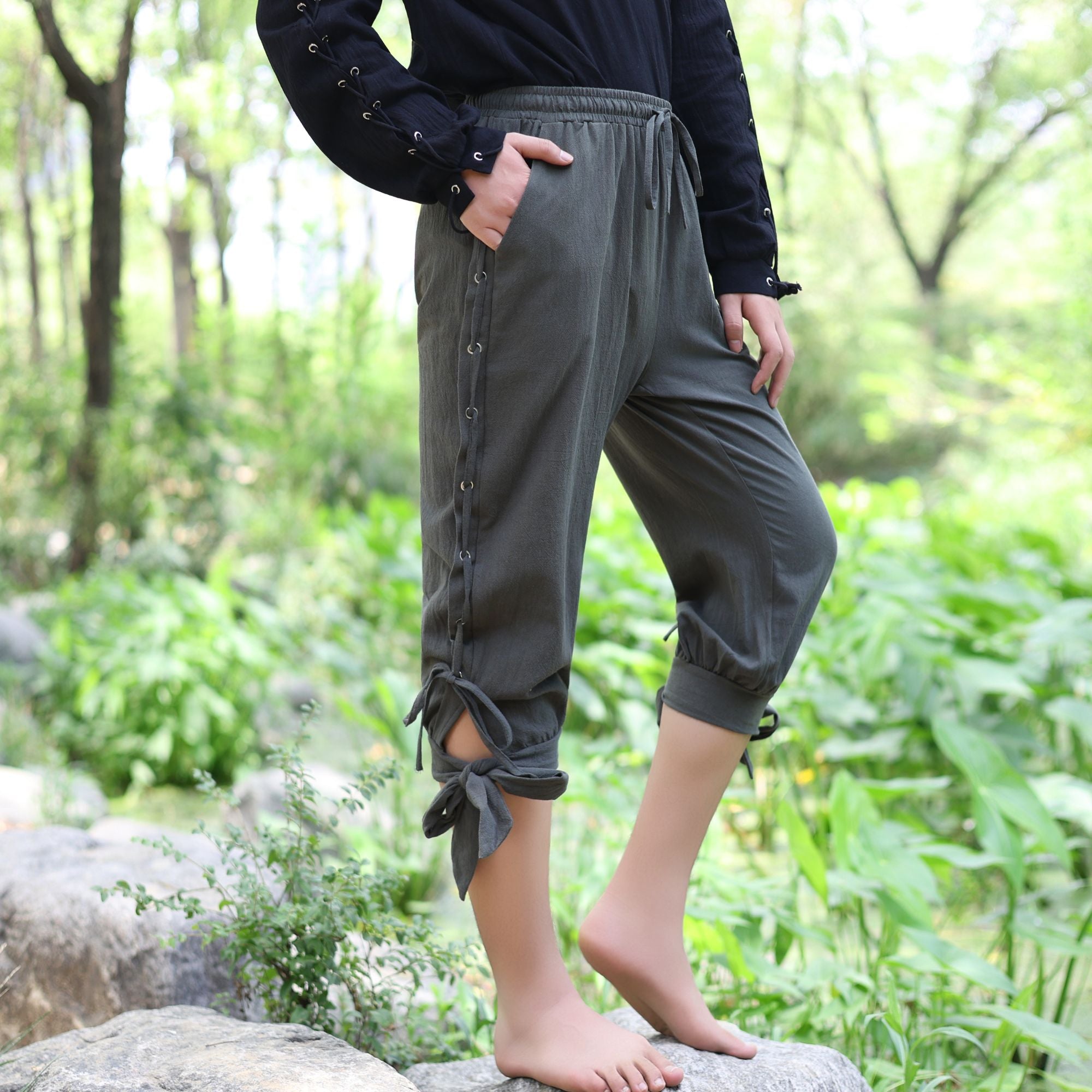 Medieval Pants with Lace-Up Sides – Green