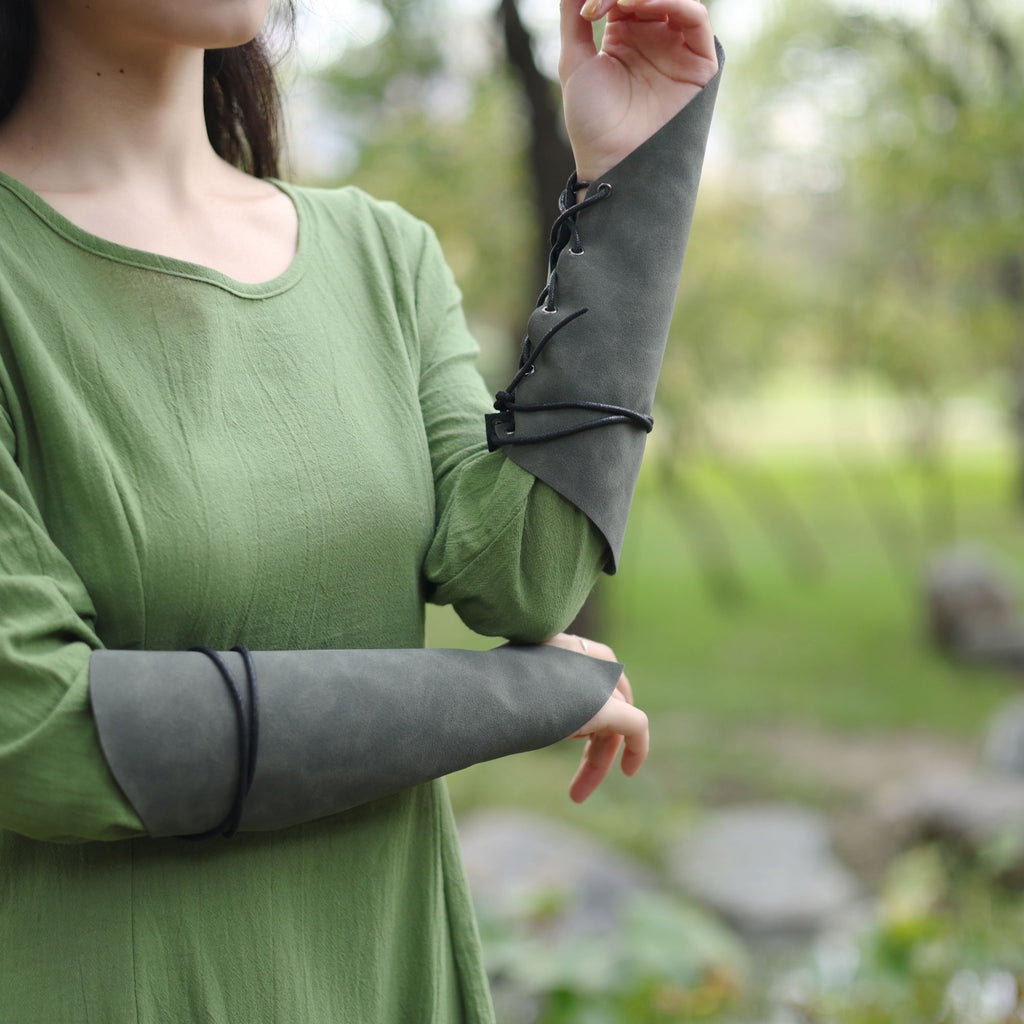 Elf Arm Bracers – Green