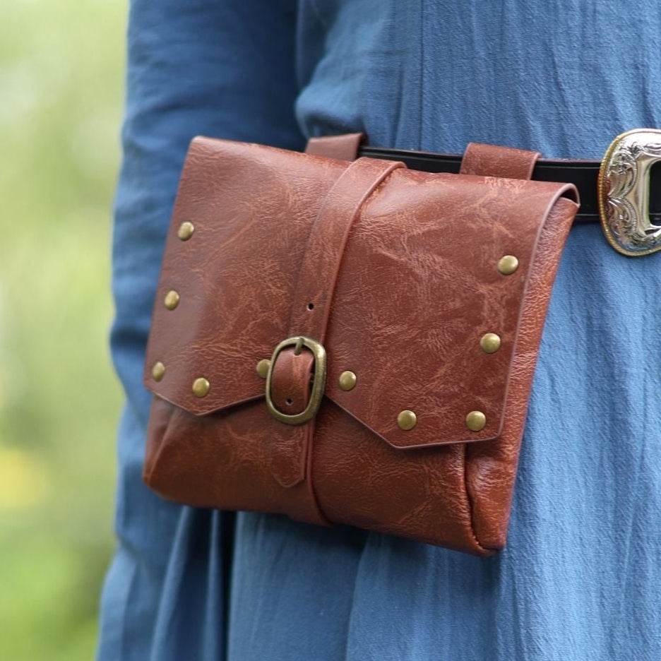 Medieval Belt Pouch with Buckle – Brown