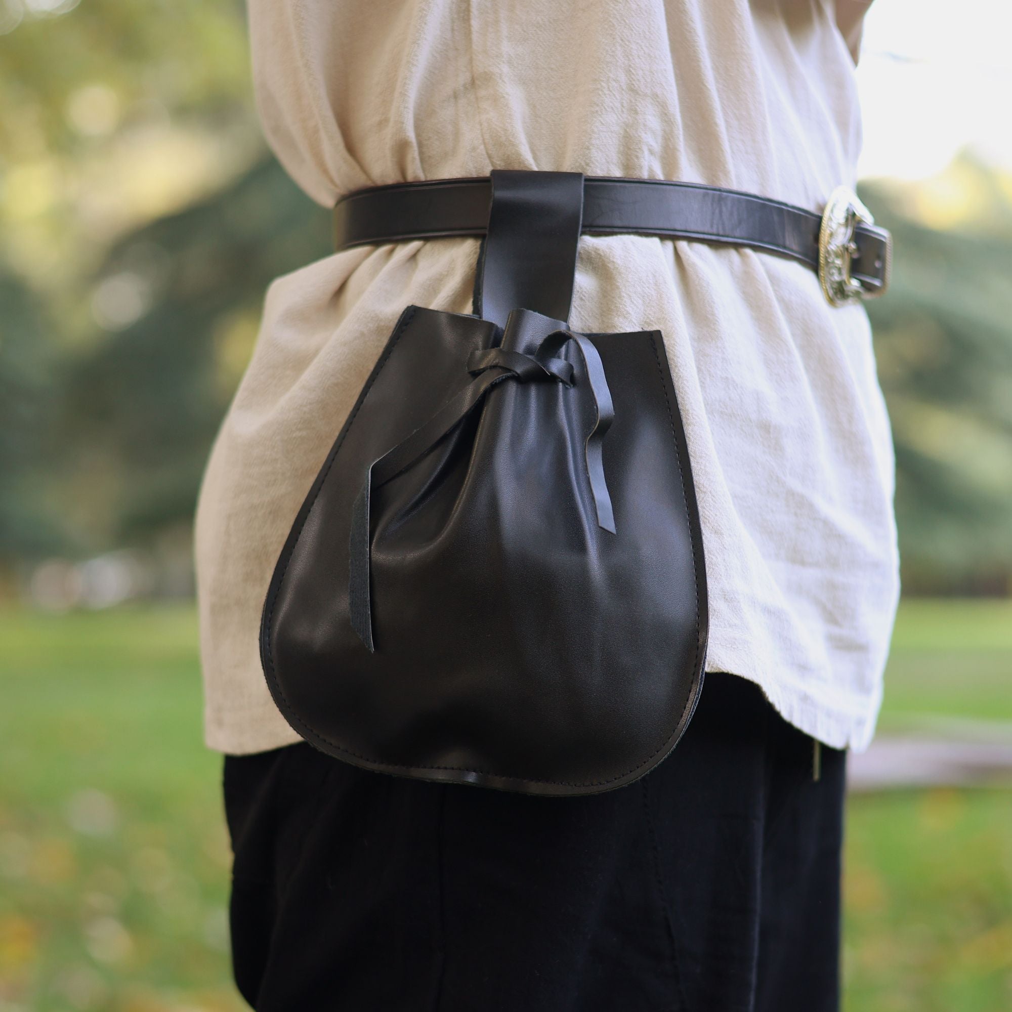 Medieval Leather Money Pouch – Black or Brown