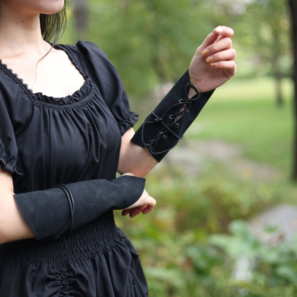 Elf Arm Bracers – Black
