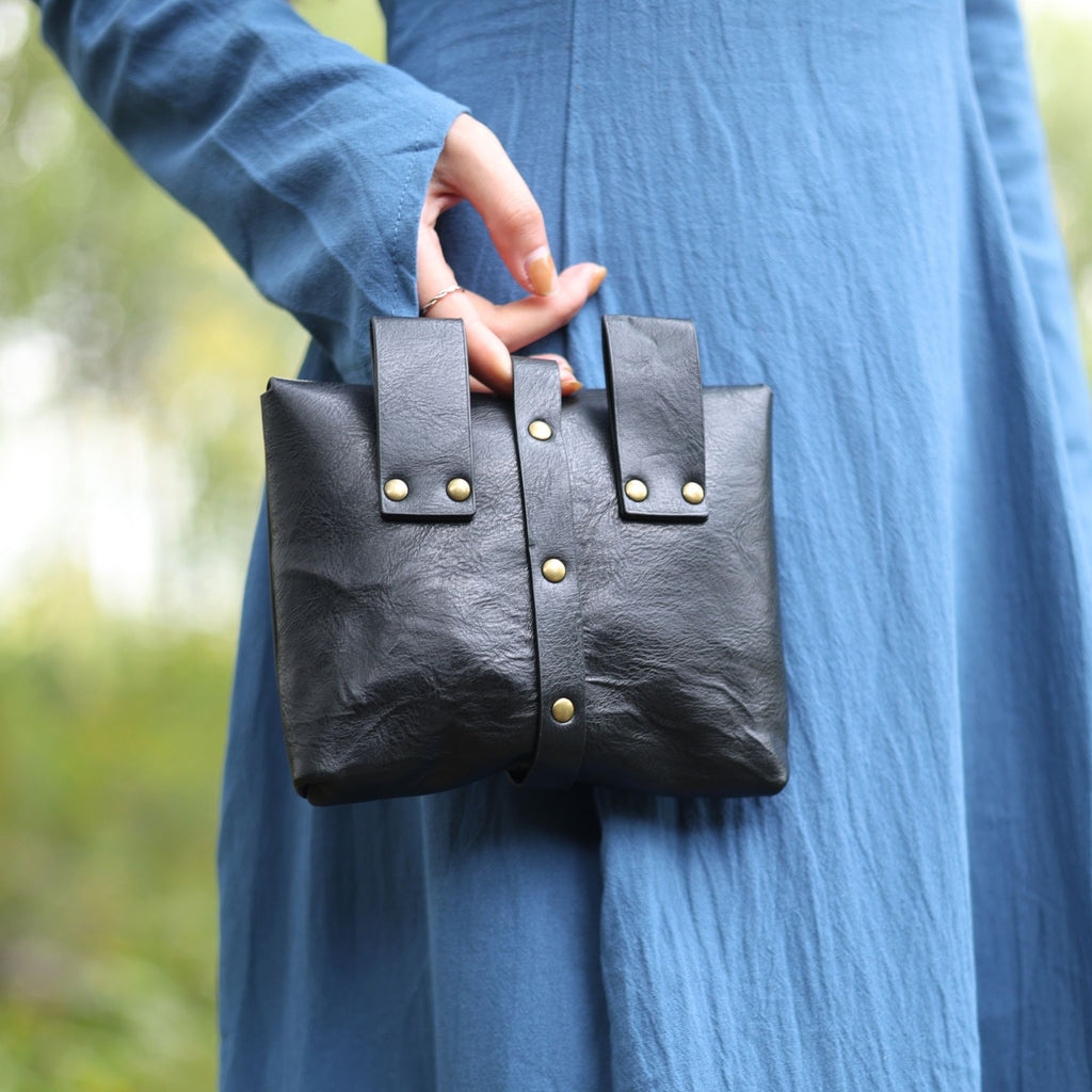 Medieval Belt Pouch with Buckle – Brown