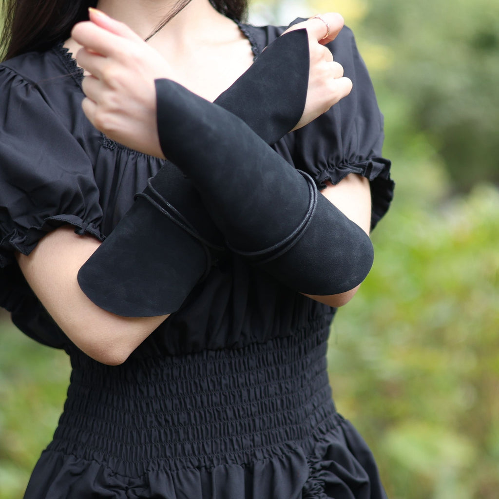Elf Arm Bracers – Black